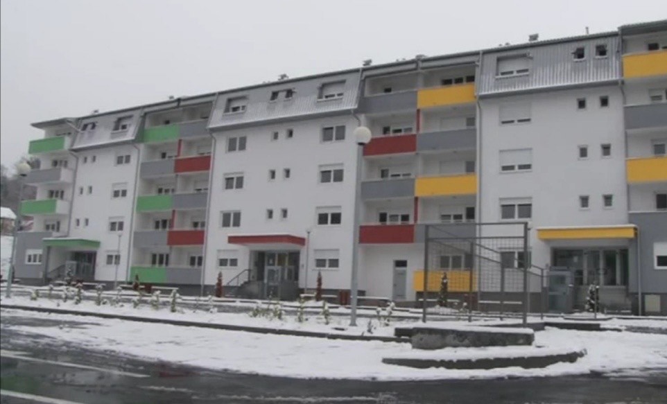 Korisnici kolektivnog centra Mihatovići konačno dobili ključeve stanova u Solini